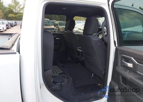 2024 Ram 2500 Big Horn 4X4 6'4 Box z USA, uszkodzony, nr VIN 3C6UR5DJ2RG317088